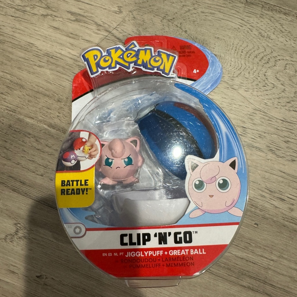 Pokemon jiggly Puff with poke ball